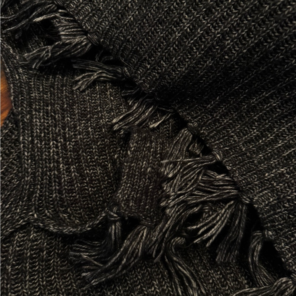 American Eagle Outfitters Black and Gray Knit Poncho/Shrug - Picture 9 of 10